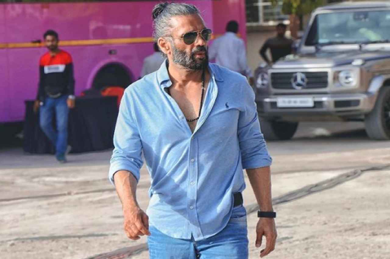 Suniel Shetty B’day: एक्टिंग नहीं इस फील्ड में नाम कमाना चाहते थे सुनील शेट्टी, आज है करोड़ों की संपत्ति