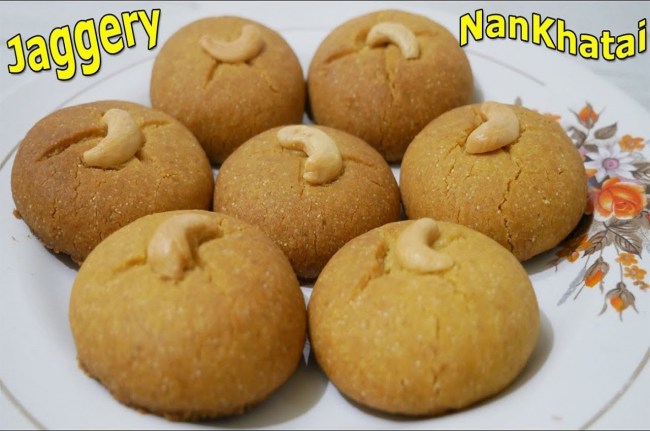 खस्ता गुड़ की नानखटाई