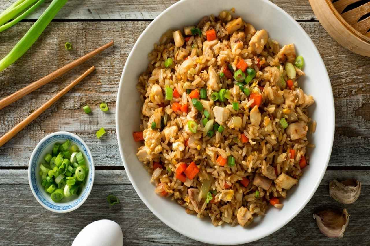 National Fried Rice Day 2022: फ्राइड राइज डे सेलिब्रेशन पर बनाएं यमी चीज गार्लिक फ्राइड राइस, ये रही रेसिपी