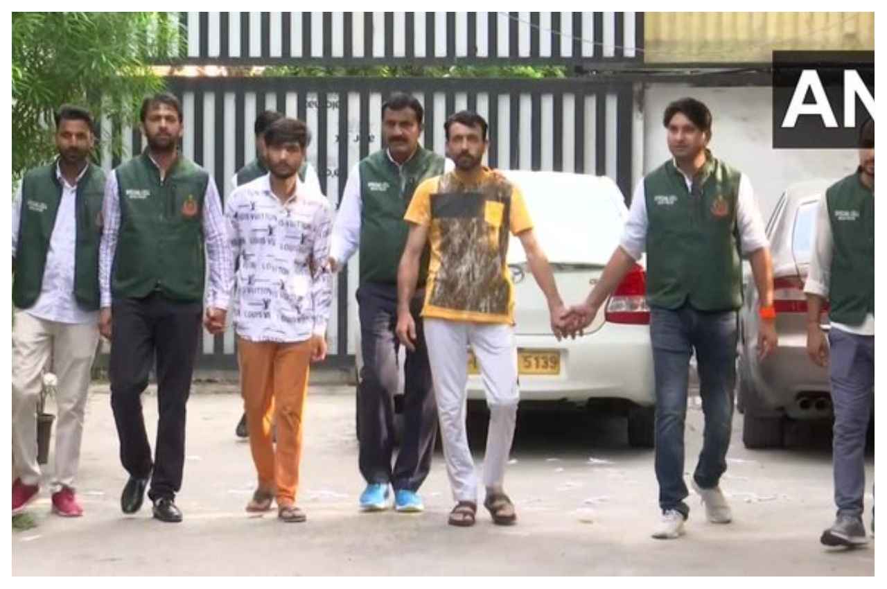 Delhi: ड्रग्स की बड़ी खेप पकड़ी, कीमत जानकर चौंक जाएंगे आप