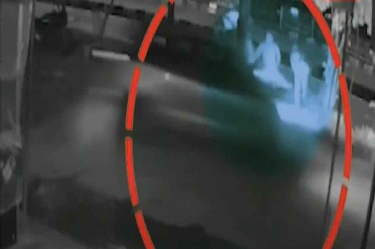 भोपाल कार ने मारी टक्कर भोपाल कार ने मारी टक्कर