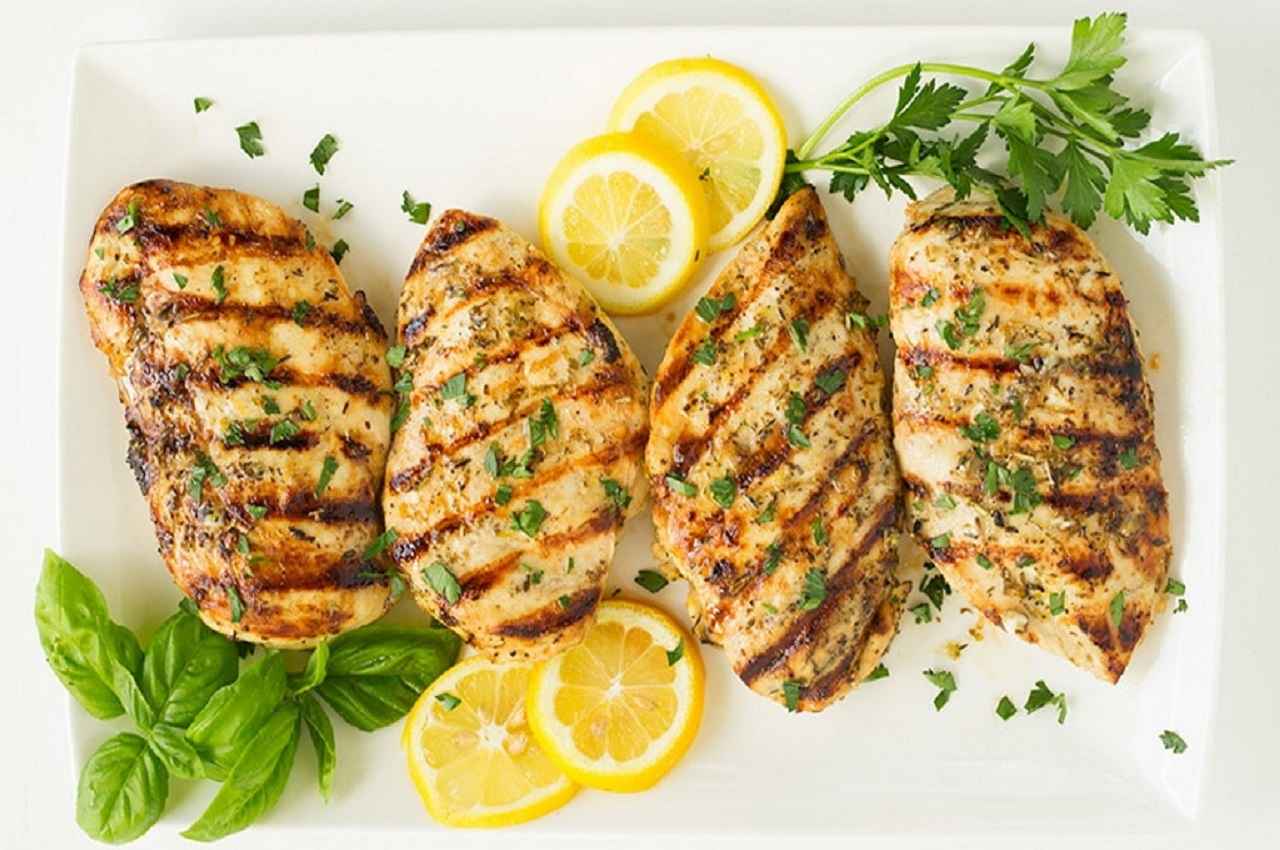Lemon Pepper Chicken Recipe: सनडे को बनाएं फनडे स्वादिष्ट और लजीज लेमन पेपर चिकन के साथ, जानें रेसिपी