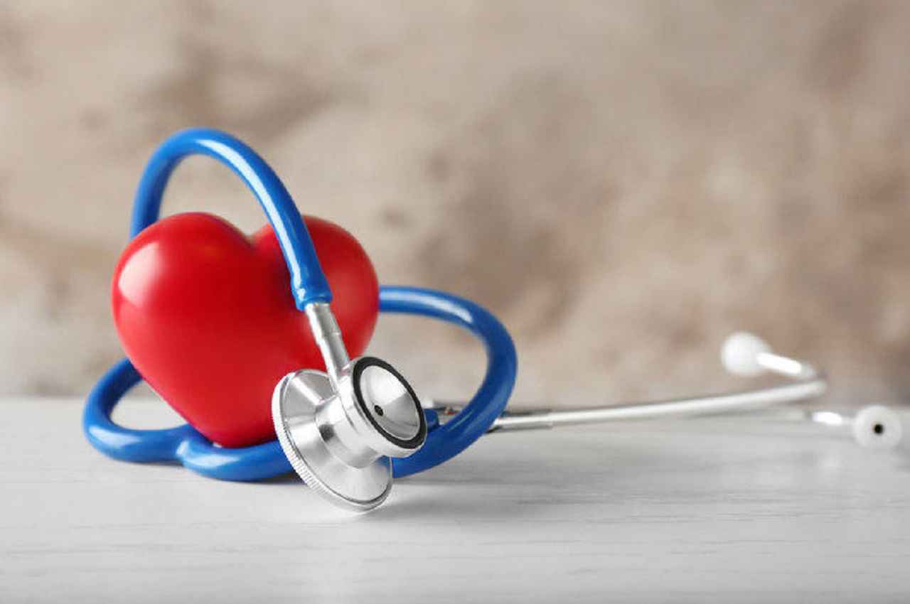 Tips For Healthy Heart: 40 की उम्र में हार्ट अटैक के खतरे को कम देती हैं ये हेल्दी आदतें, आज से ही अपनाएं
