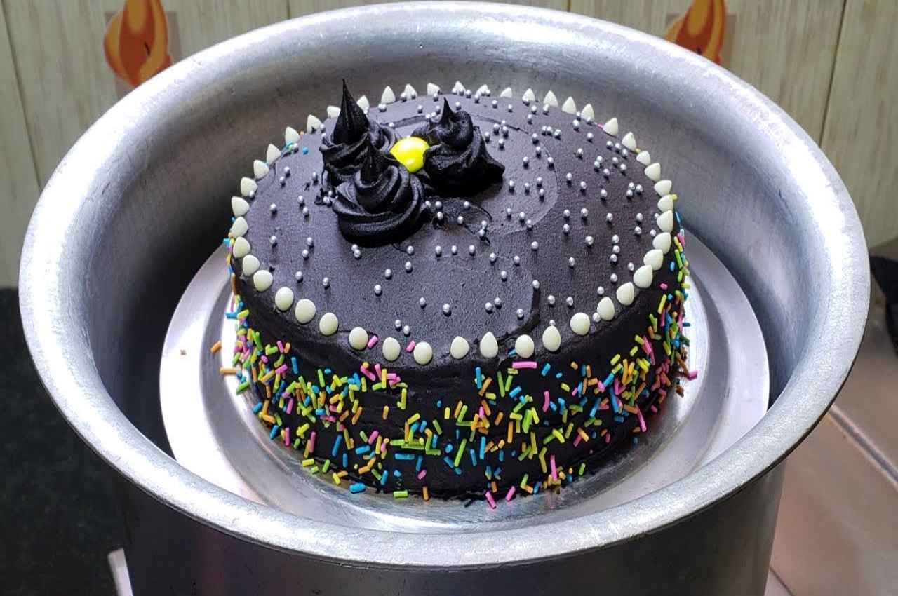 20 Rupee Chocolate Cake: घर पर केवल 20 रुपये में बनाएं चॉकलेट केक, खाकर हर कोई बोलेगा वाह!