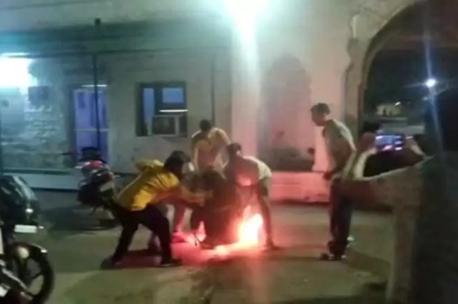 A young man set himself on fire in a Kota police station