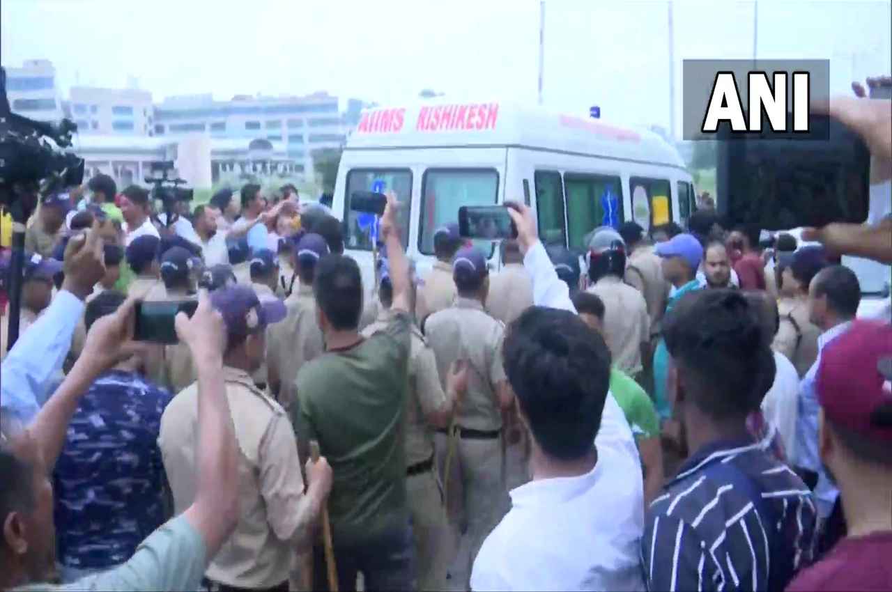 Ankita Murder Case: परिवार वालों ने रोका अंकिता का अंतिम संस्कार, कहा- हमें चाहिए पोस्टमार्टम की फाइनल रिपोर्ट