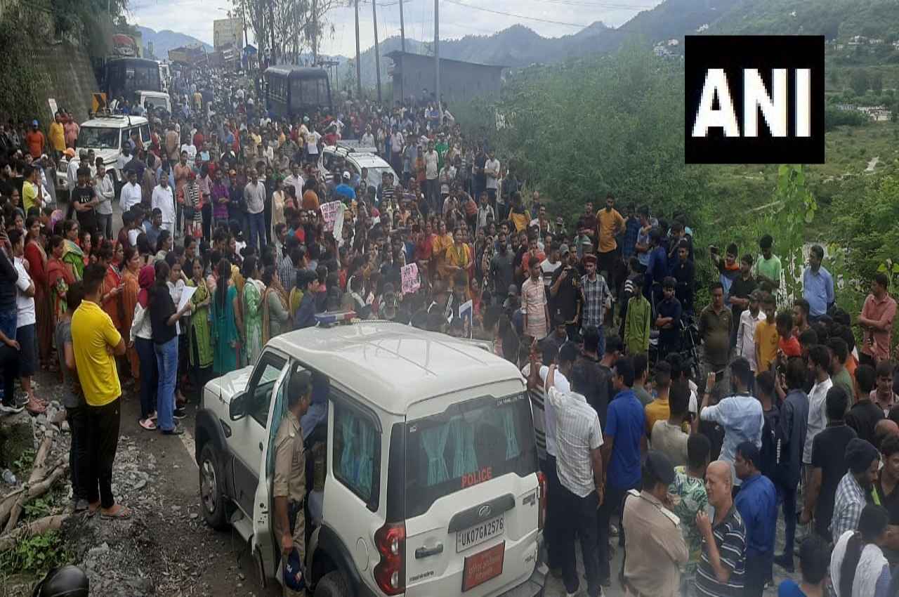 Ankita Murder Case: अंकिता भंडारी को न्याय दिलाने के लिए सड़कों पर उतरे लोग, देहरादून से दिल्ली तक प्रदर्शन