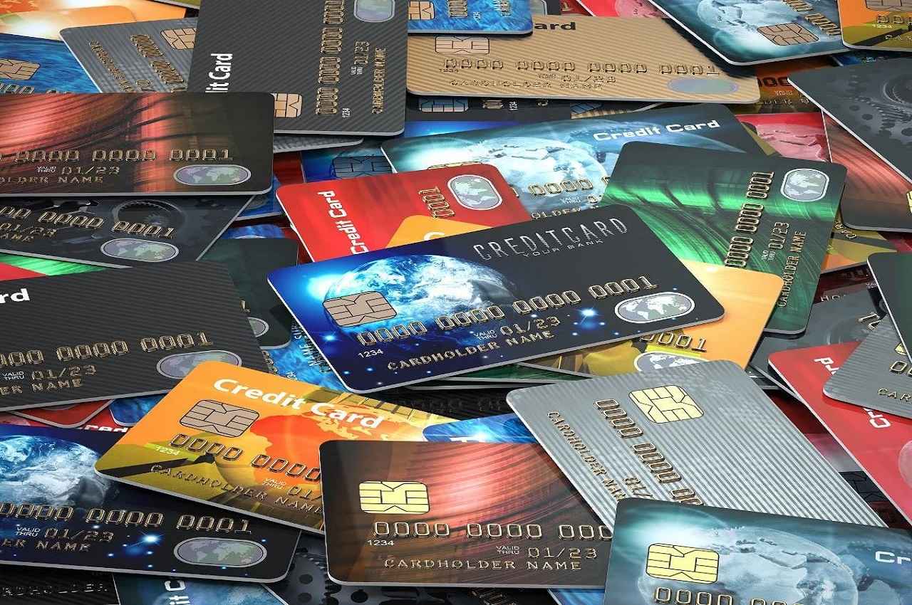 Bank Debit Card Charges: इस बैंक ने आज से डेबिट कार्ड सर्विस चार्ज में वृद्धि की, यहां देखें- नए शुल्क