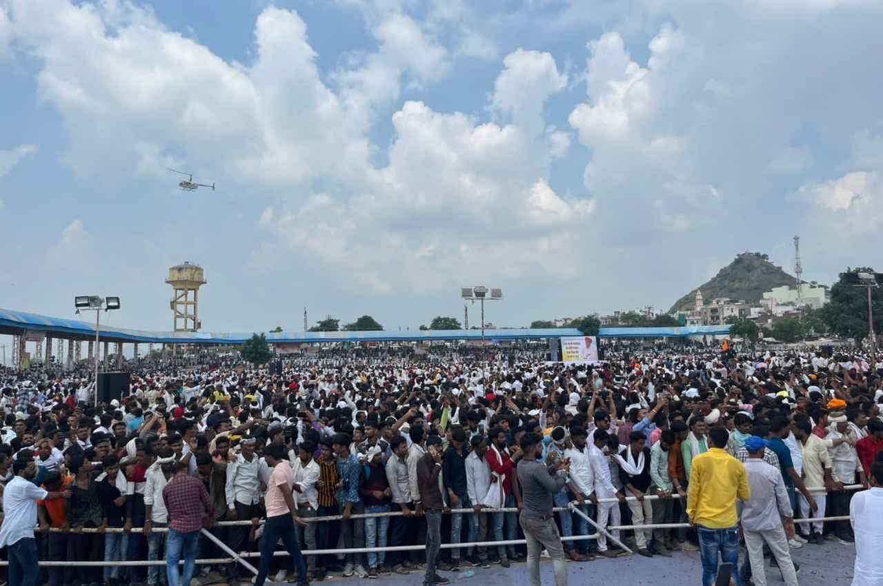 Rajasthan: पुष्कर सरोवर में लीन हुए गुर्जर नेता कर्नल किरोड़ी सिंह बैंसला, उमड़ा लाखों लोगों का हुजूम
