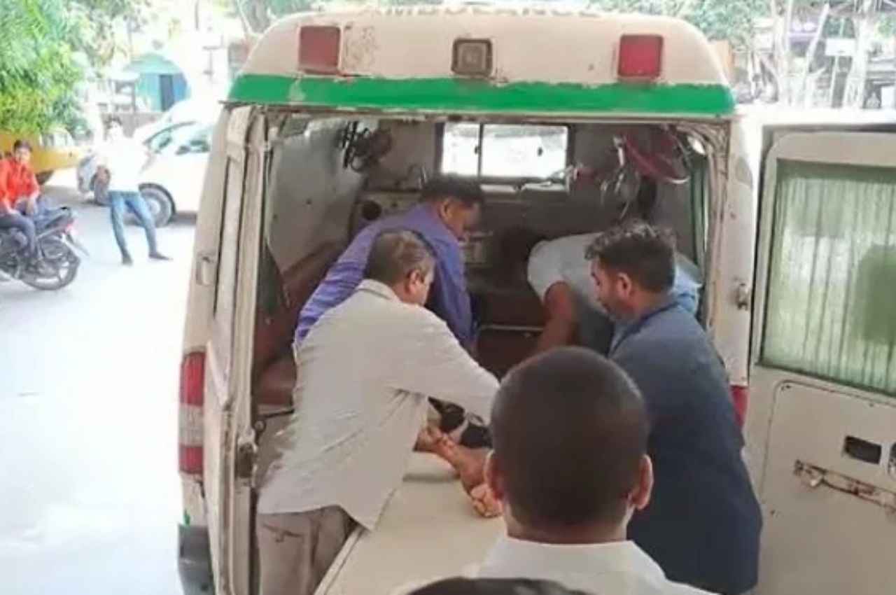 Road Accident: परीक्षा देने जा रहे जा रहे चार छात्रों को कंटेनर ने कुचला, तीन की मौके पर ही मौत