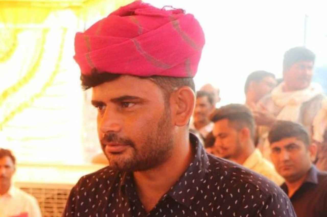 Rajasthan: चुनावी रंजिश के चलते पूर्व छात्रसंघ अध्यक्ष राकेश झाझड़िया की हत्या, बदमाशों ने फिल्मी स्टाइल में घेरकर पीटा
