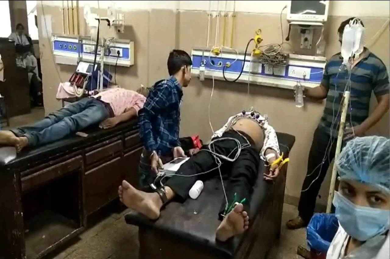 MP: कंपनी ने जॉब से निकाला तो 7 कर्मचारियों ने खाया जहर, हालत नाजुक