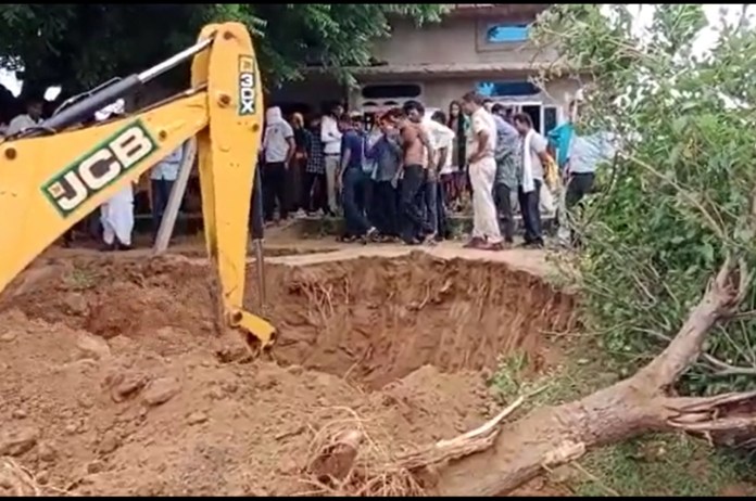 One and a half year old girl fell in borewell in Bandikui