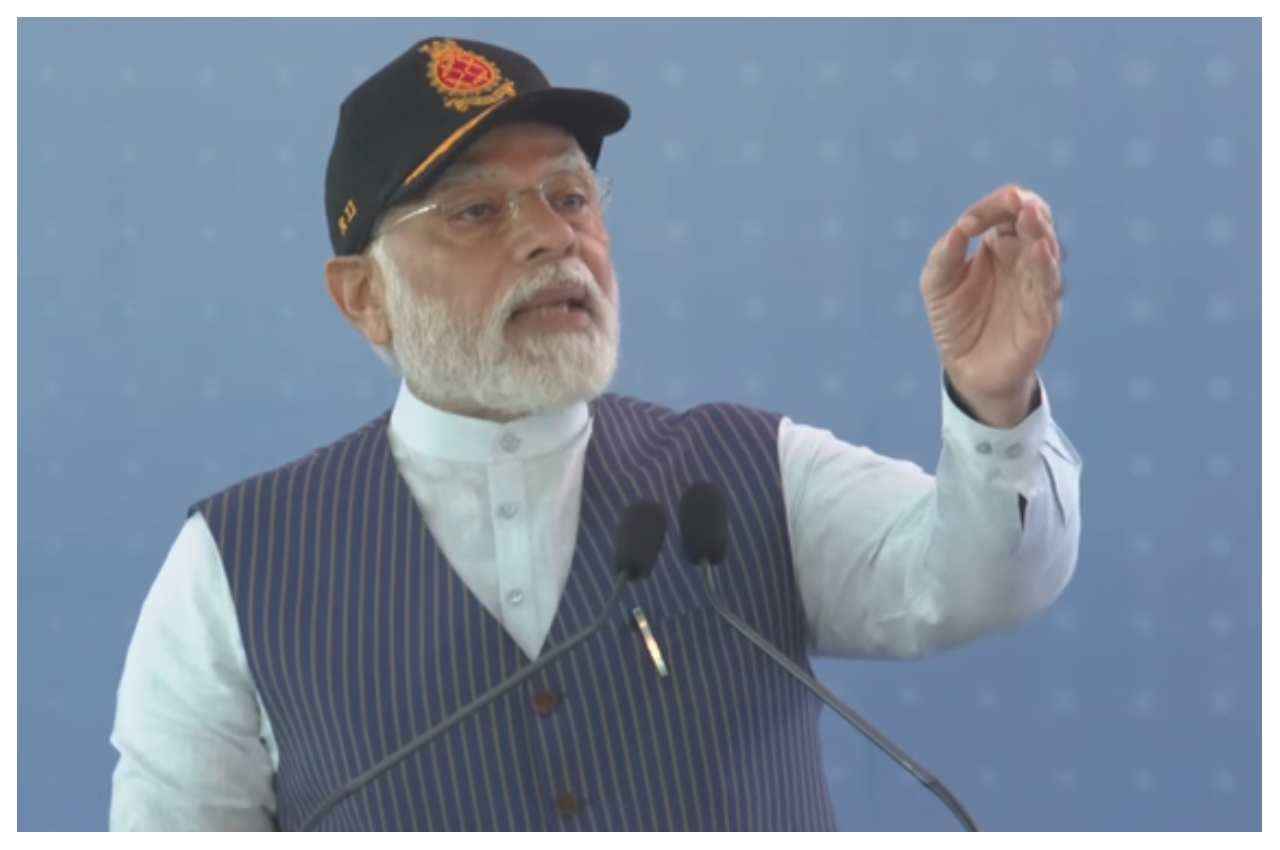 नौसेना में शामिल हुआ INS Vikrant, पीएम मोदी बोले- विशाल, विराट और विहंगम है विक्रांत