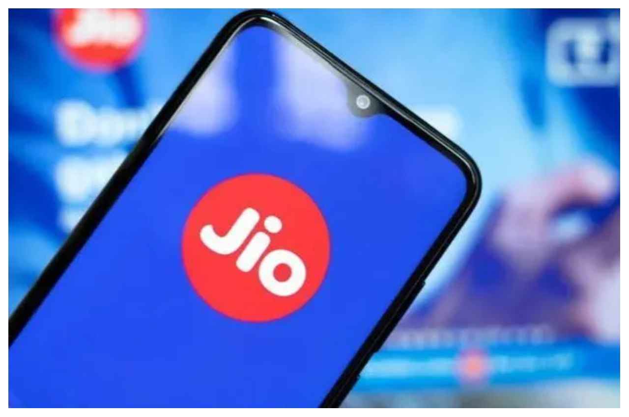Reliance Jio Plans: अब सस्ते में पाएं ओटीटी समेत कई सुविधाओं का लाभ, जानिए