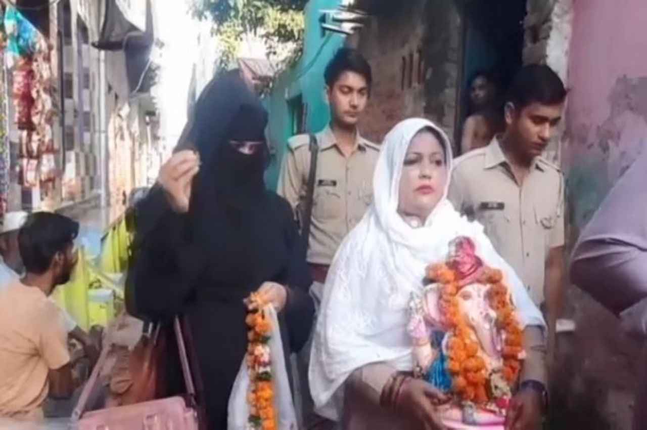 फतवे के बाद भी मुस्लिम महिला ने किया गणेश प्रतिमा का विसर्जन, जान से मारने की भी मिली थी धमकी