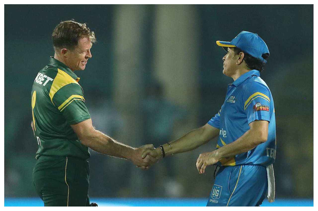 India Legends vs South Africa Legends: स्टुअर्ट बिन्नी ने पहले ही मैच में उड़ाया गर्दा, साउथ अफ्रीका को 61 रनों से रौंदा