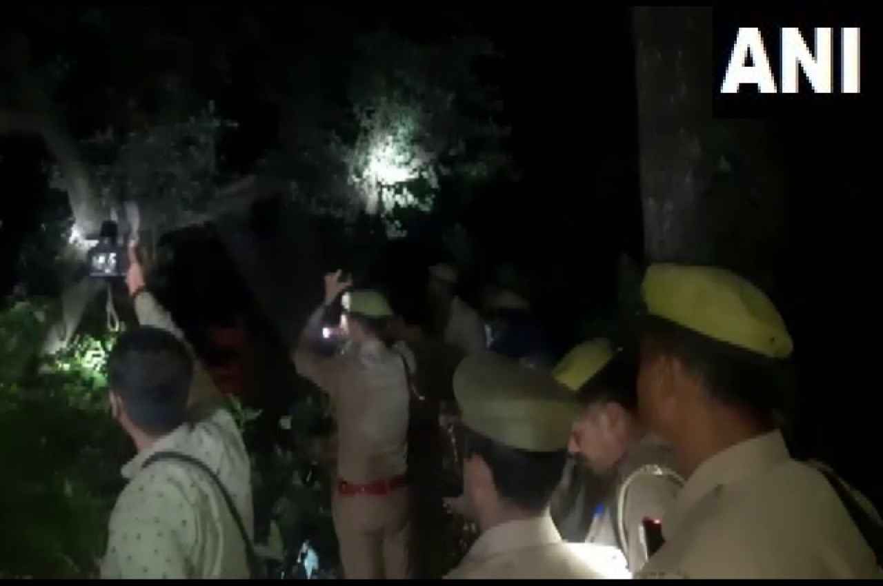 Saharanpur News: जंगल में एक साथ लटके मिले शिक्षक और छात्रा के शव, कहानी जानकर खड़े हो जाएंगे रौंगटे