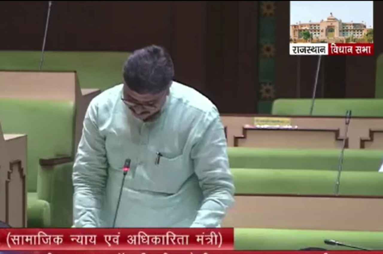 Rajasthan: सदन में सवाल पर घिरे मंत्री टीकाराम जूली, सफाई देते हुए कहा- गलती से नोटशीट का पन्ना चला गया