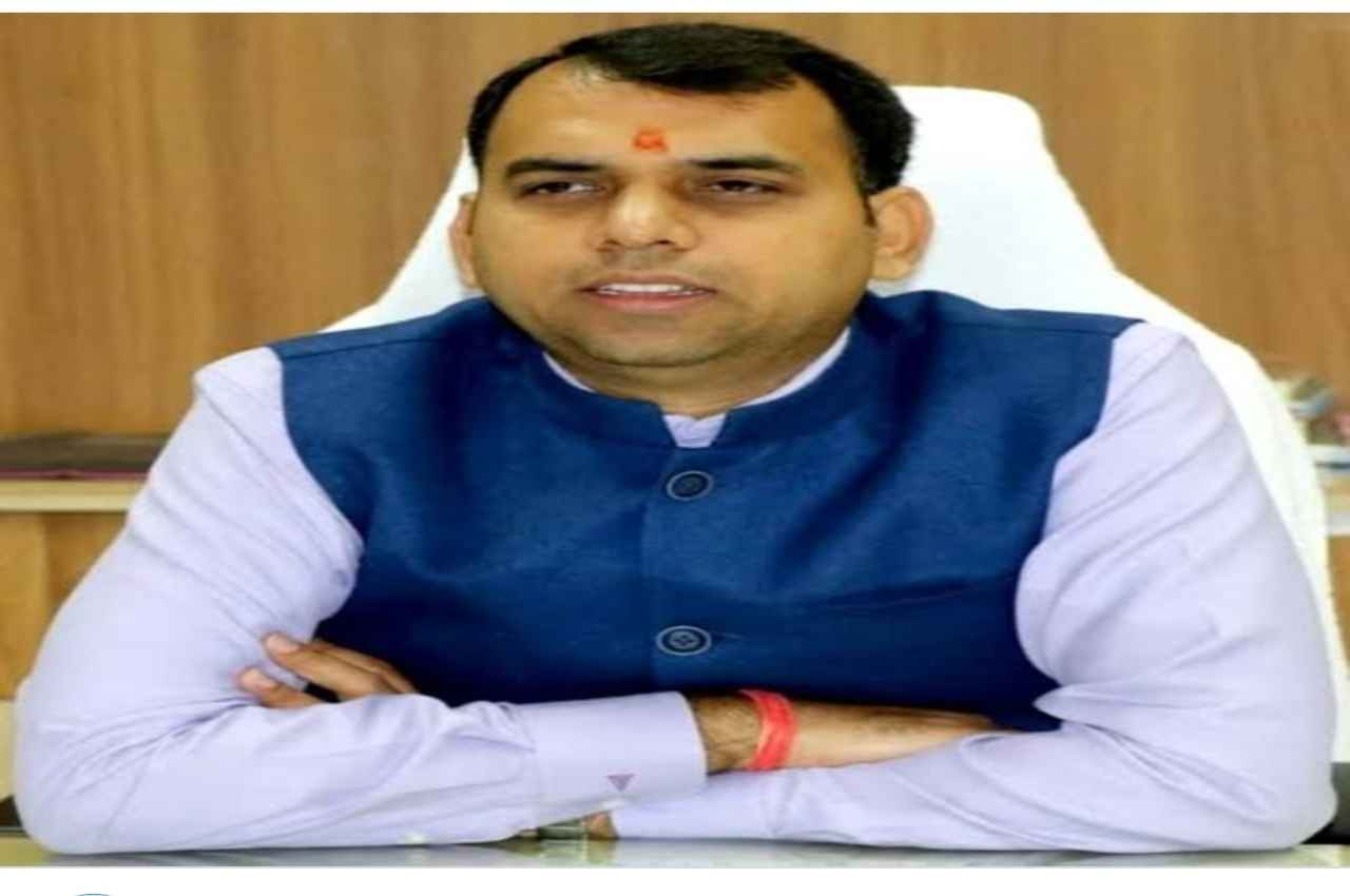 MP: झाबुआ मामले में SP के बाद अब कलेक्टर पर गिरी गाज, सीएम ने तत्काल प्रभाव से हटाने के दिए निर्देश