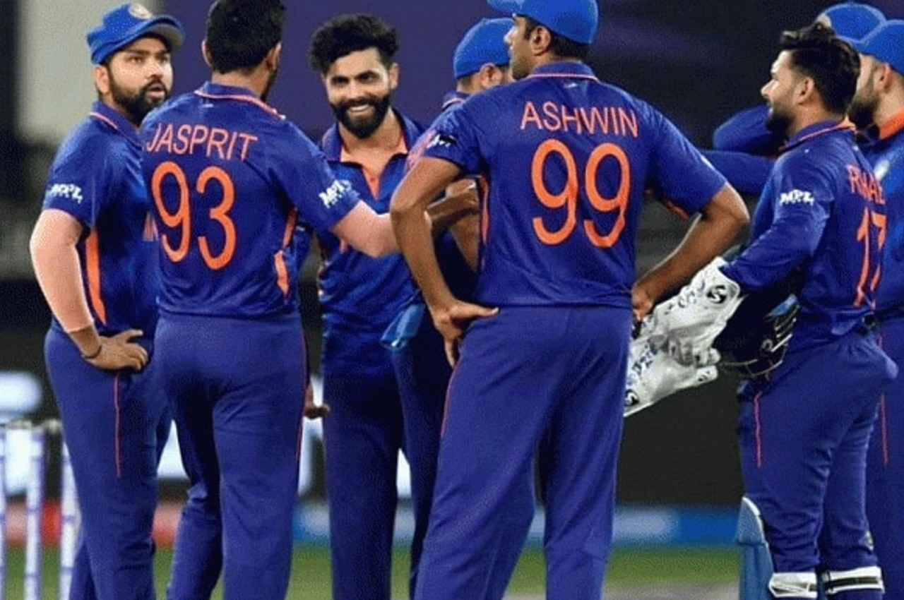 T20 World Cup 2022: दिग्गज क्रिकेटर ने चुनी टीम इंडिया की बेस्ट प्लेइंग 11, DK को नहीं दी जगह