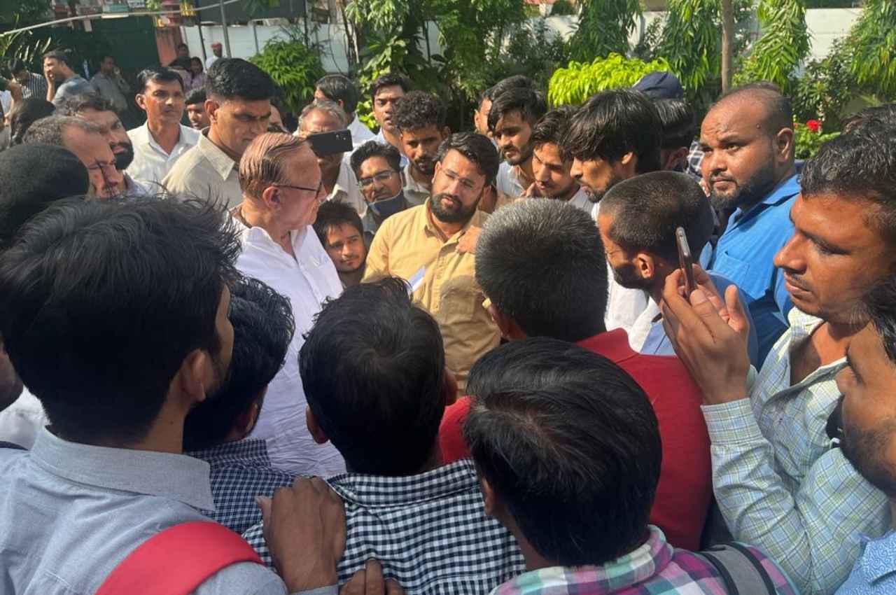 उपेन यादव कम्प्यूटर अनुदेशक भर्ती के लिए शिक्षा मंत्री के घर पहुंचे, की ये बड़ी मांग