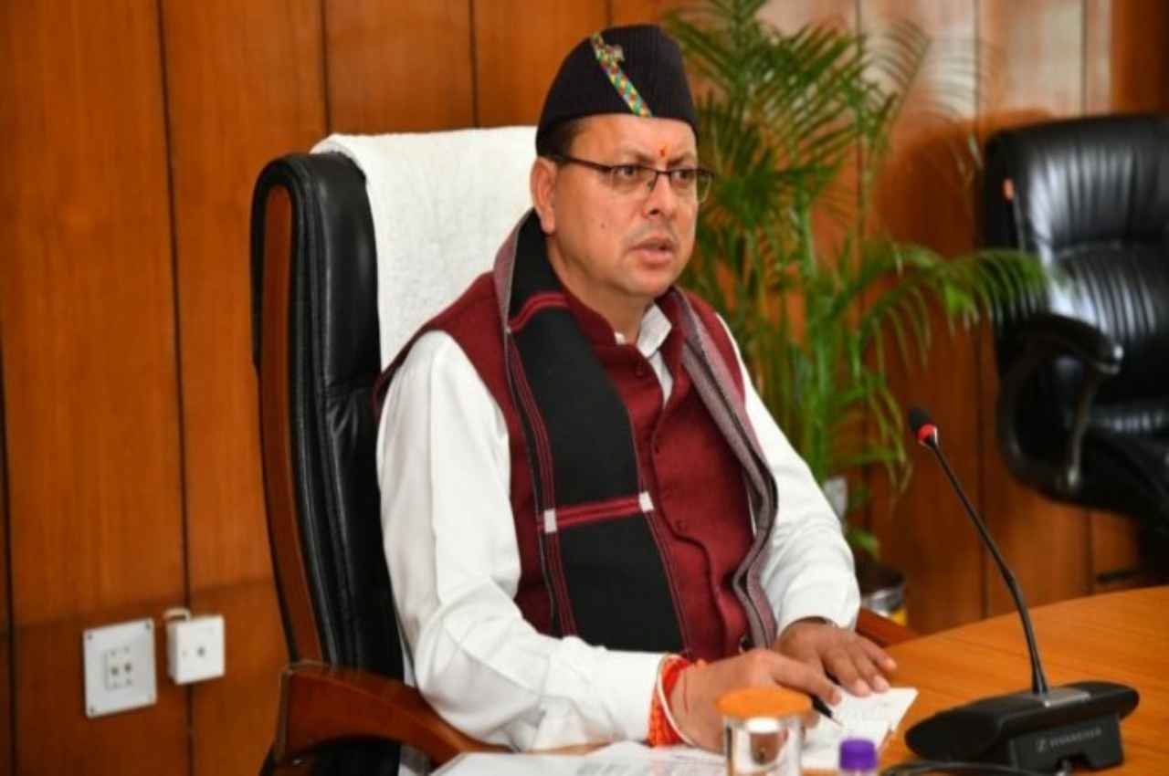 उत्तराखंड के सीएम धामी ने अधिकारियों की लगाई क्लास,  राज्य की सड़कों को लेकर दिया यह बड़ा निर्देश