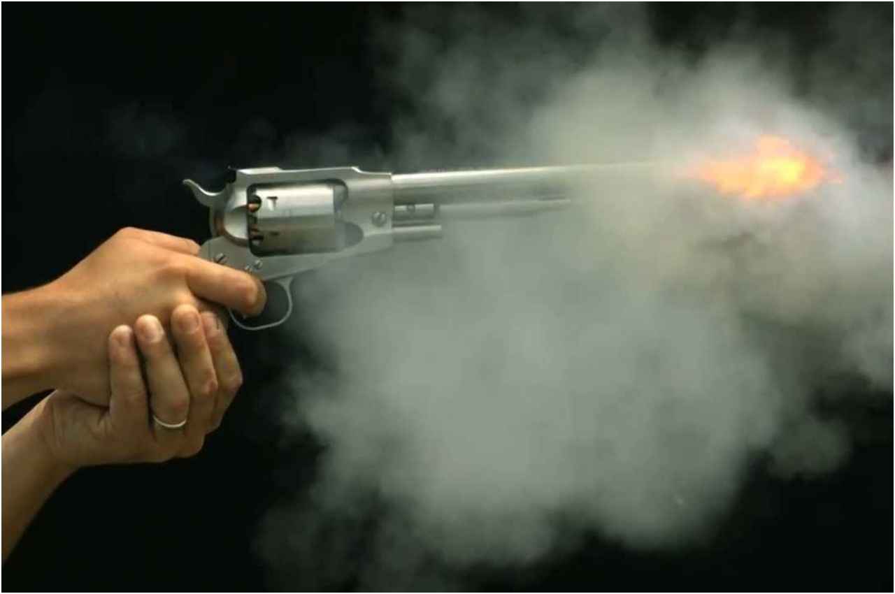 Gang War: बालू के वर्चस्व के लिए गैंगवॉर, इतनी चलीं गोलियां कि खोखा गिनते-गिनते हो गई शाम