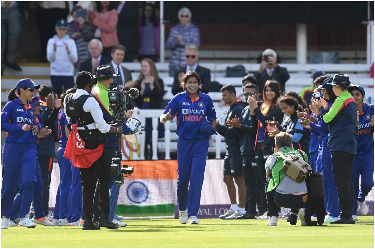IND W vs ENG W: आखिरी मैच में टीम इंडिया को दिलाई जीत, दो विकेट चटकाकर झूलन गोस्वामी ने नाम किया ये रिकॉर्ड