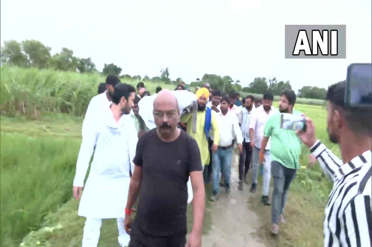 Lakhimpur Kheri Case: दोनों शवों के अंतिम संस्कार से इनकार के बाद अधिकारियों ने परिवार को ऐसे मनाया