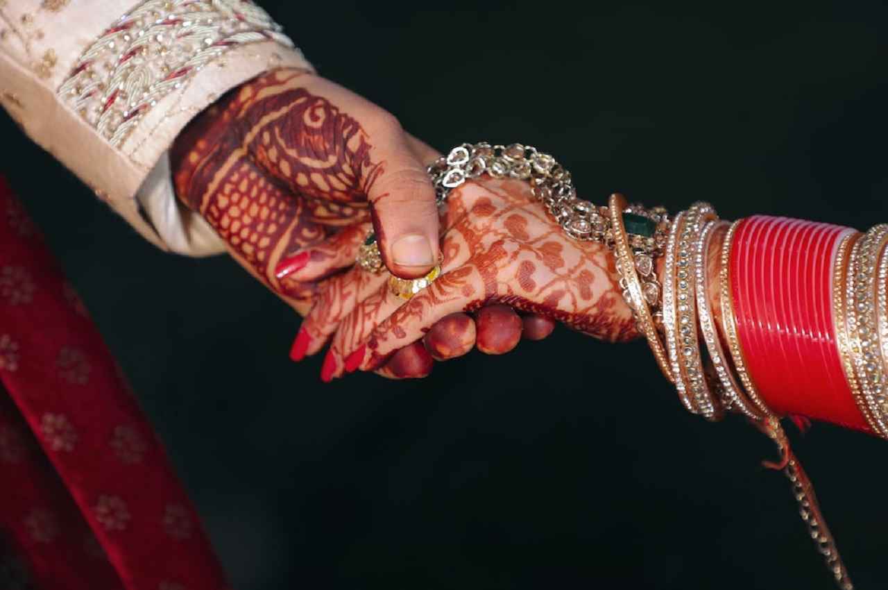शादी से एक माह पहले सरकारी लेक्चरर ने की ऐसी मांग, लड़की वालों के उड़ गए होश, जानें फिर क्या हुआ?