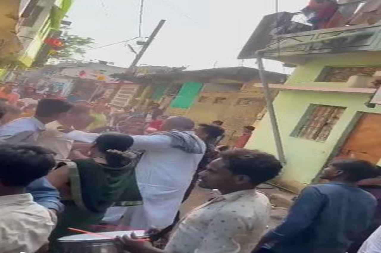 Madhya Pradesh: गणेश विसर्जन जुलूस के दौरान दो समुदायों के बीच तनाव भड़का, धारा 144 लागू