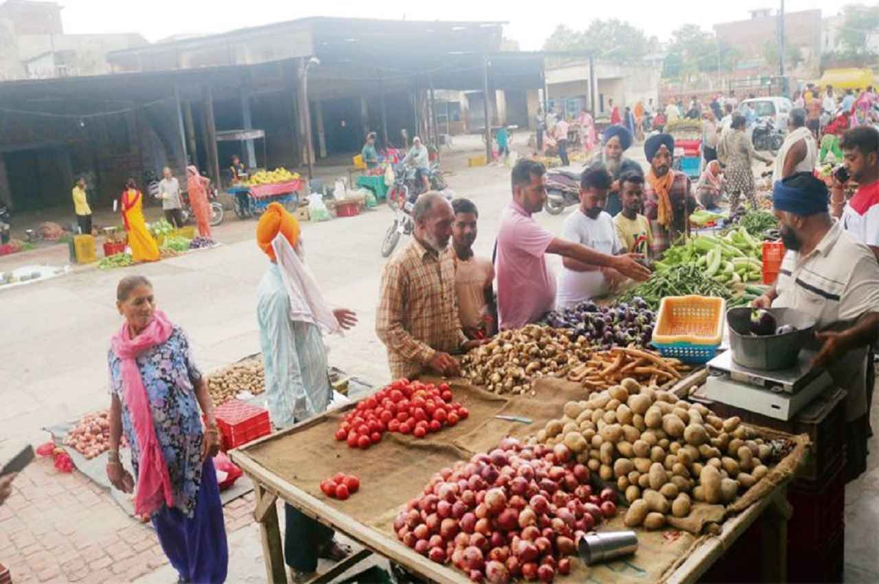 इस कारण से पंजाब और हरियाणा में महंगी हुईं सब्जियां, यहां देखें- नए दामों की लिस्ट