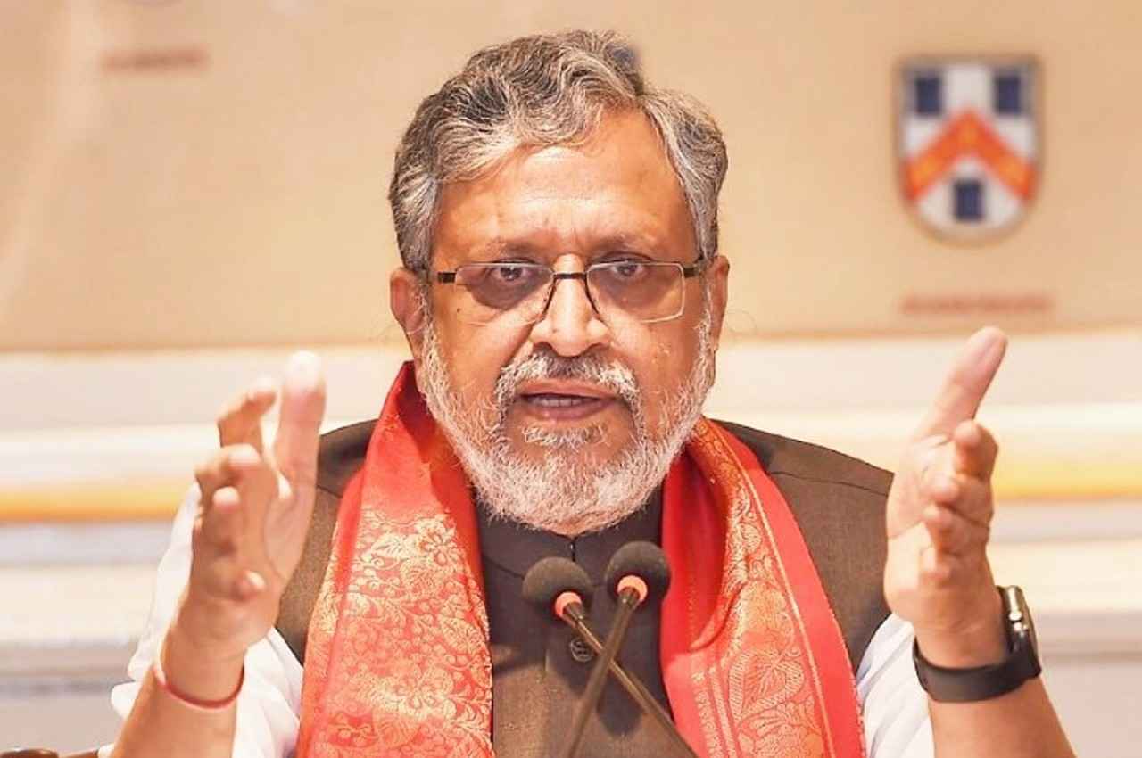 Bihar Politics: नीतीश कुमार पर सुशील मोदी का तंज, बोले- UP में कहीं से भी लड़ें चुनाव, जब्त होगी जमानत