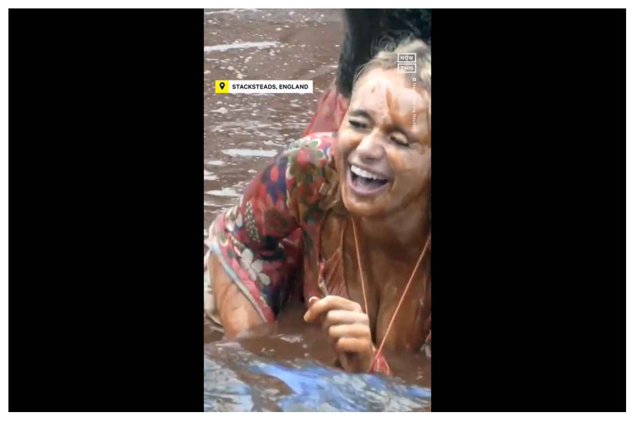 Video: महिलाओं को कुश्ती करते देख दीवाने हुए लोग, देखें वीडियो
