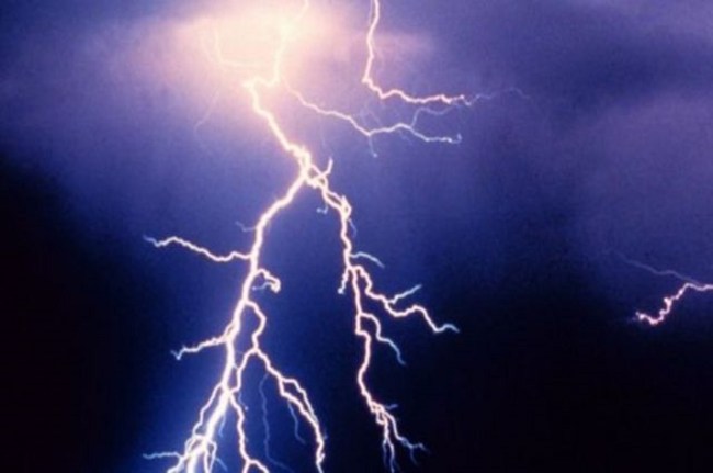 आकाशीय बिजली आकाशीय बिजली