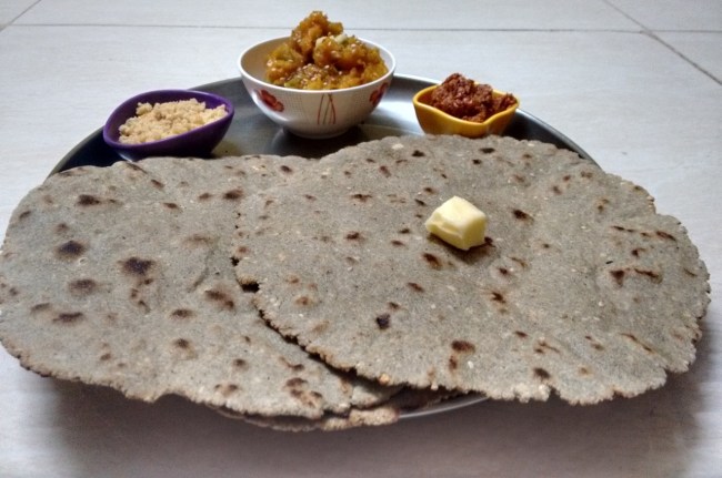 Bajra Garlic Roti