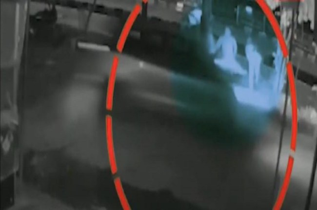 भोपाल कार ने मारी टक्कर