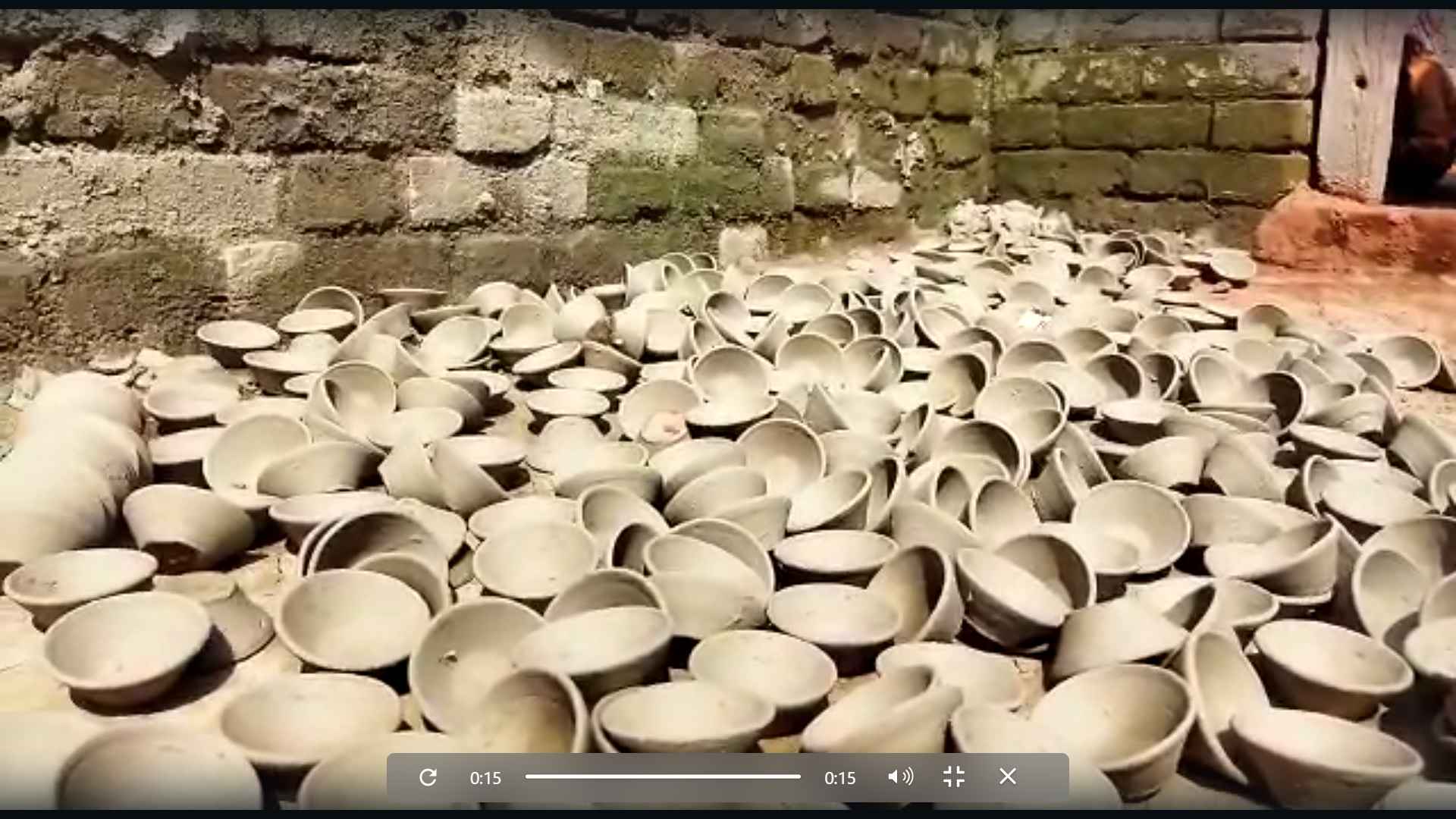 कुम्हार बोले योगी- मोदी भिजवा रहे हैं सुविधाएं अधिकारी लगा रहे हैं पलीता...