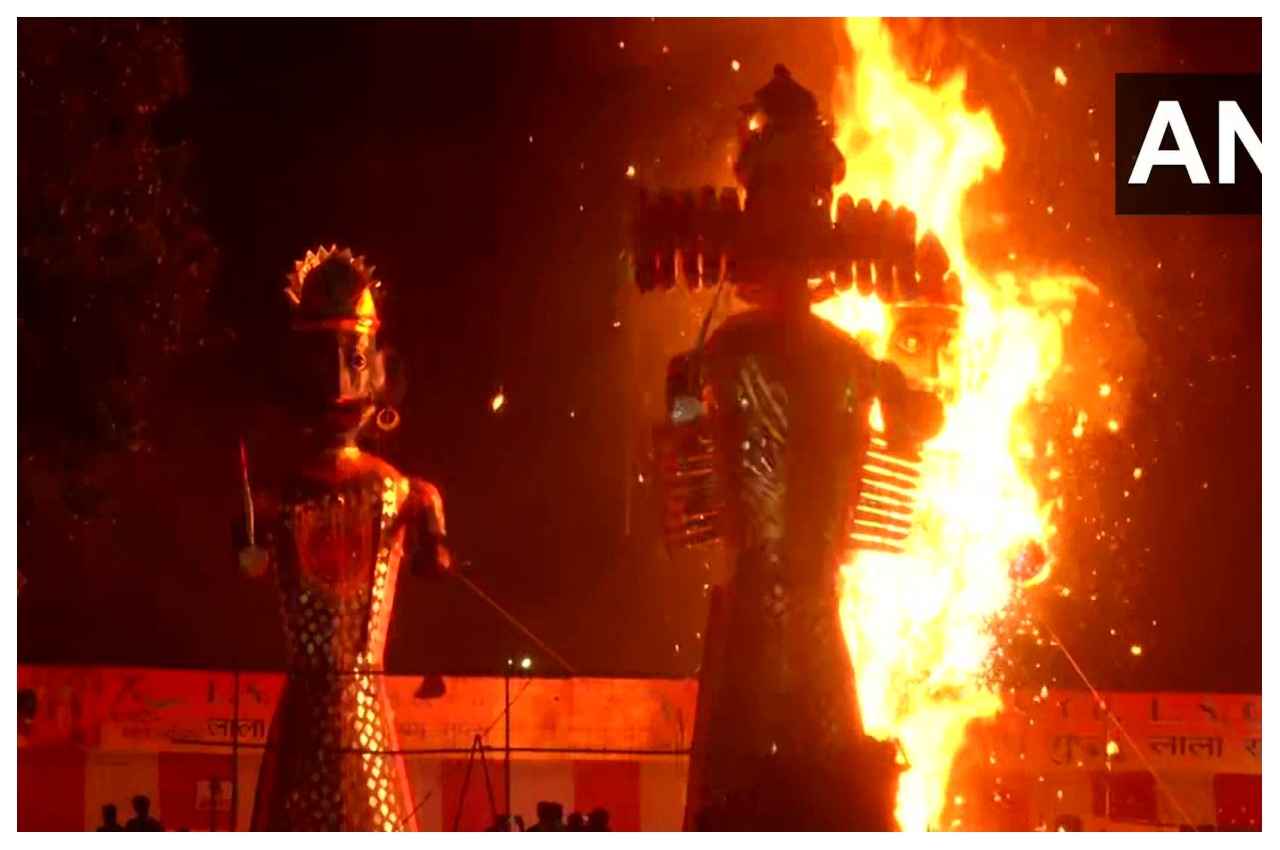 Dussehra 2022: धूमधाम से मनाया जा रहा दशहरा पर्व, जगह-जगह हुआ पुतला दहन 