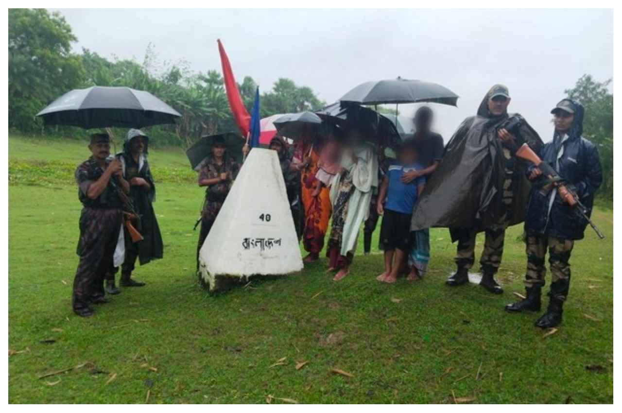 बॉर्डर पर पकड़े गए लोग2
