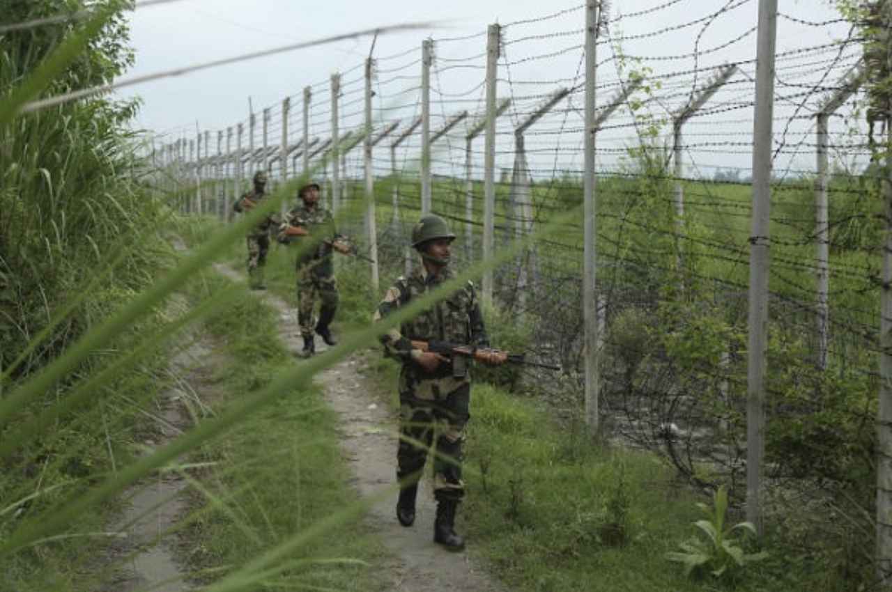 भारतीय सीमा में घुसे पाक घुसपैठिए को BSF ने मारी गोली, अनूपगढ़ थाने में मामला दर्ज