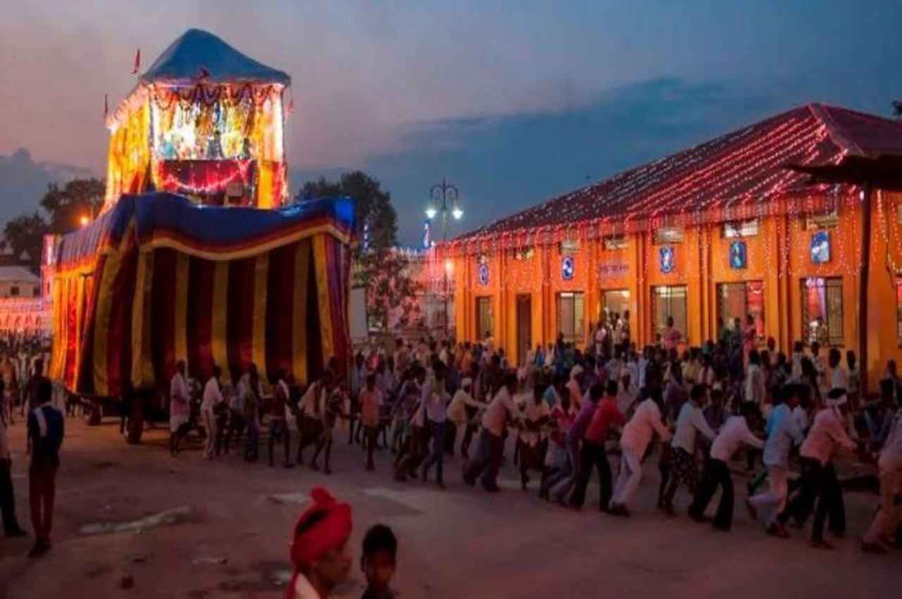 CG News: बस्तर में विजयदशमी में भीतर रैनी रस्म का आयोजन, आज निभाई गई बाहर रैनी रस्म