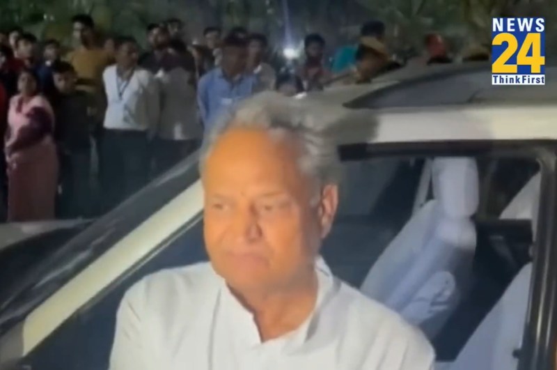 CM Gehlot raised questions on the breakdown of the bridge