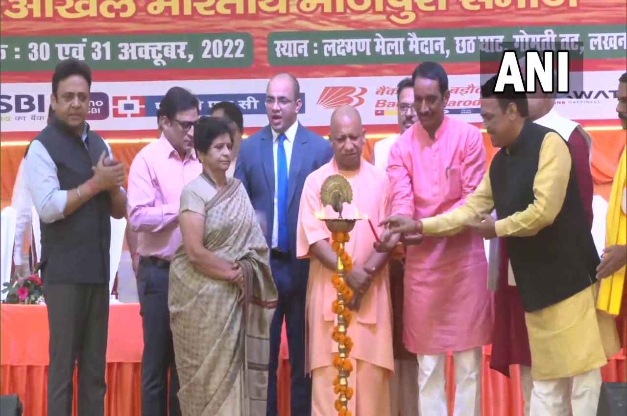 छठ पूजा 2022: सीएम योगी पहुंचे लखनऊ के गोमती घाट, कहा- छठ पूजा एकजुटता और स्वच्छता का प्रतीक