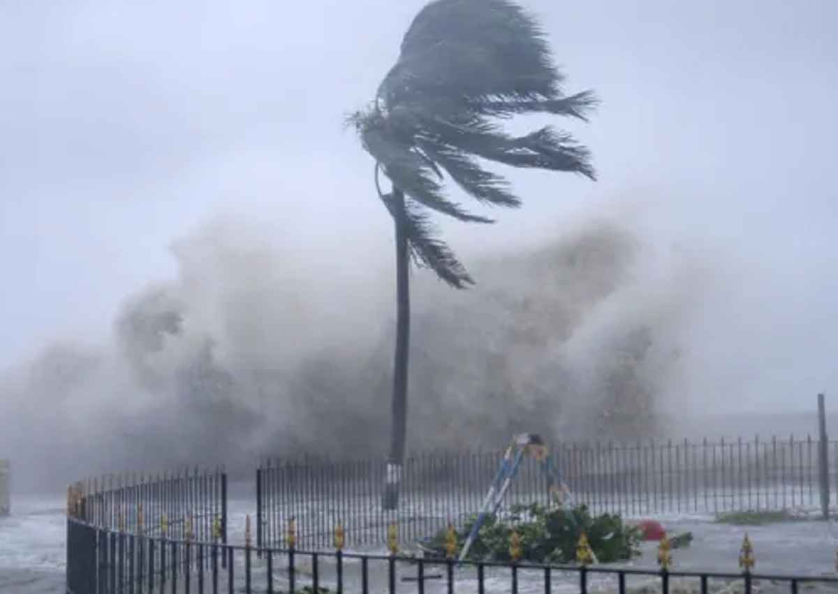 Cyclone Sitrang: अगले 12 घंटों में तेज होगा 'सितरंग' तूफान, इन राज्यों में भारी बारिश की चेतावनी