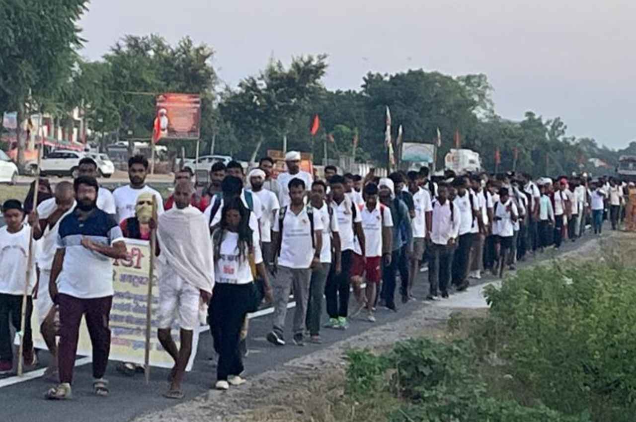 Jaipur: राजस्थान के बेरोजगार छात्रों की गुजरात में दांडी यात्रा, जानें इनकी मांगे