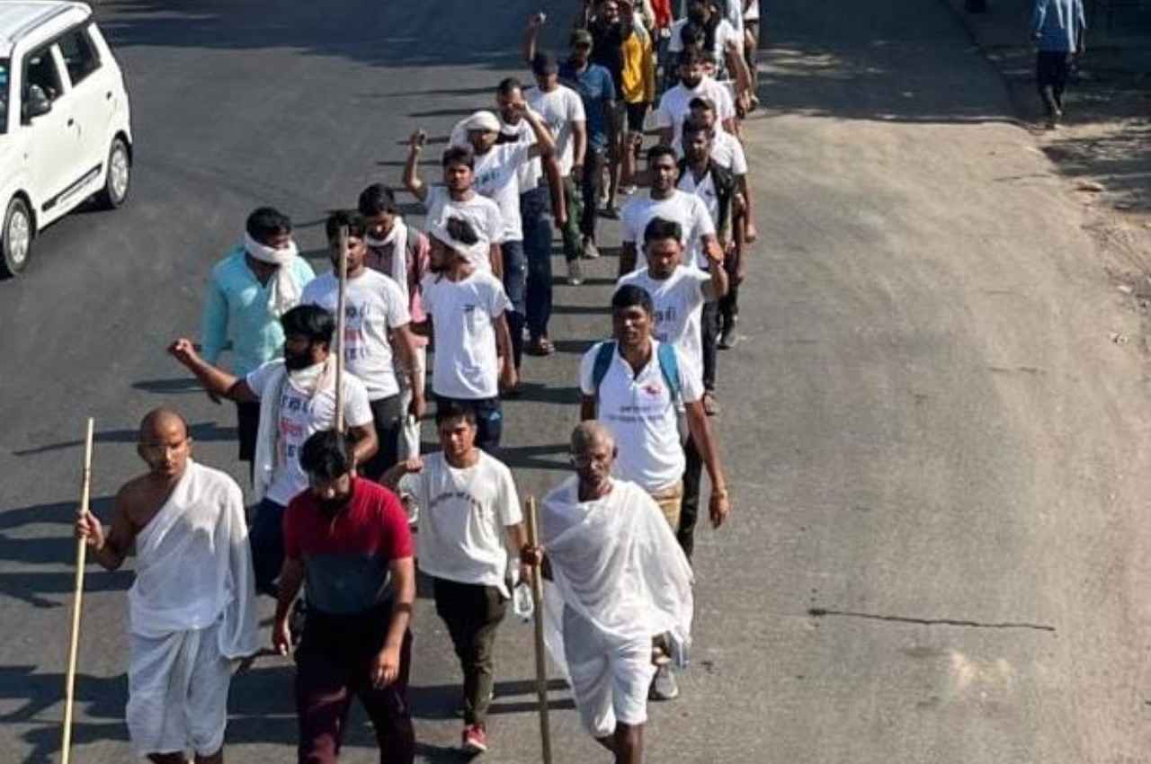 Rajasthan: गहलोत सरकार से खफा छात्रों की गुजरात में दांडी यात्रा, आर-पार की लड़ाई का किया ऐलान