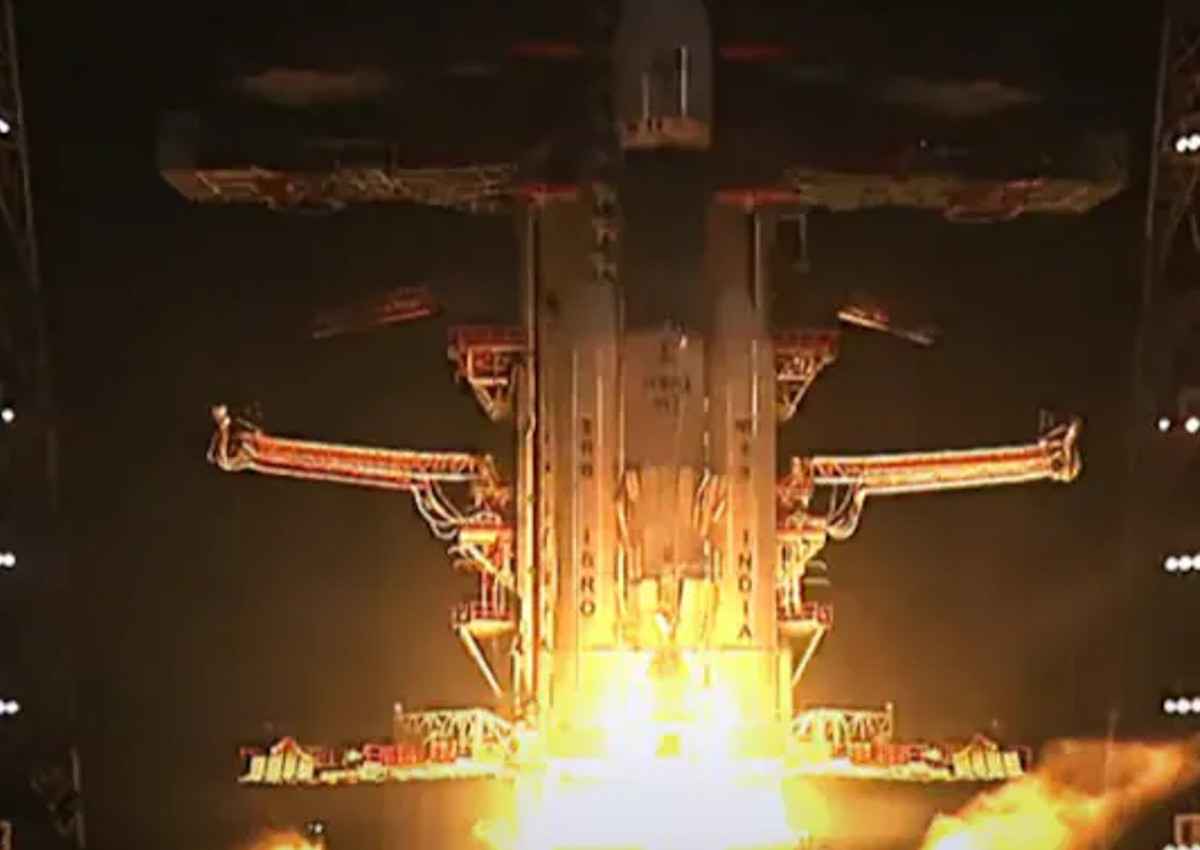 ISRO ने का ऐतिहासिक मिशन, जीएसएलवी LVM3-M2 ने वनवेब के 36 सैटलाइट को किया लॉन्च, जानें खासियत