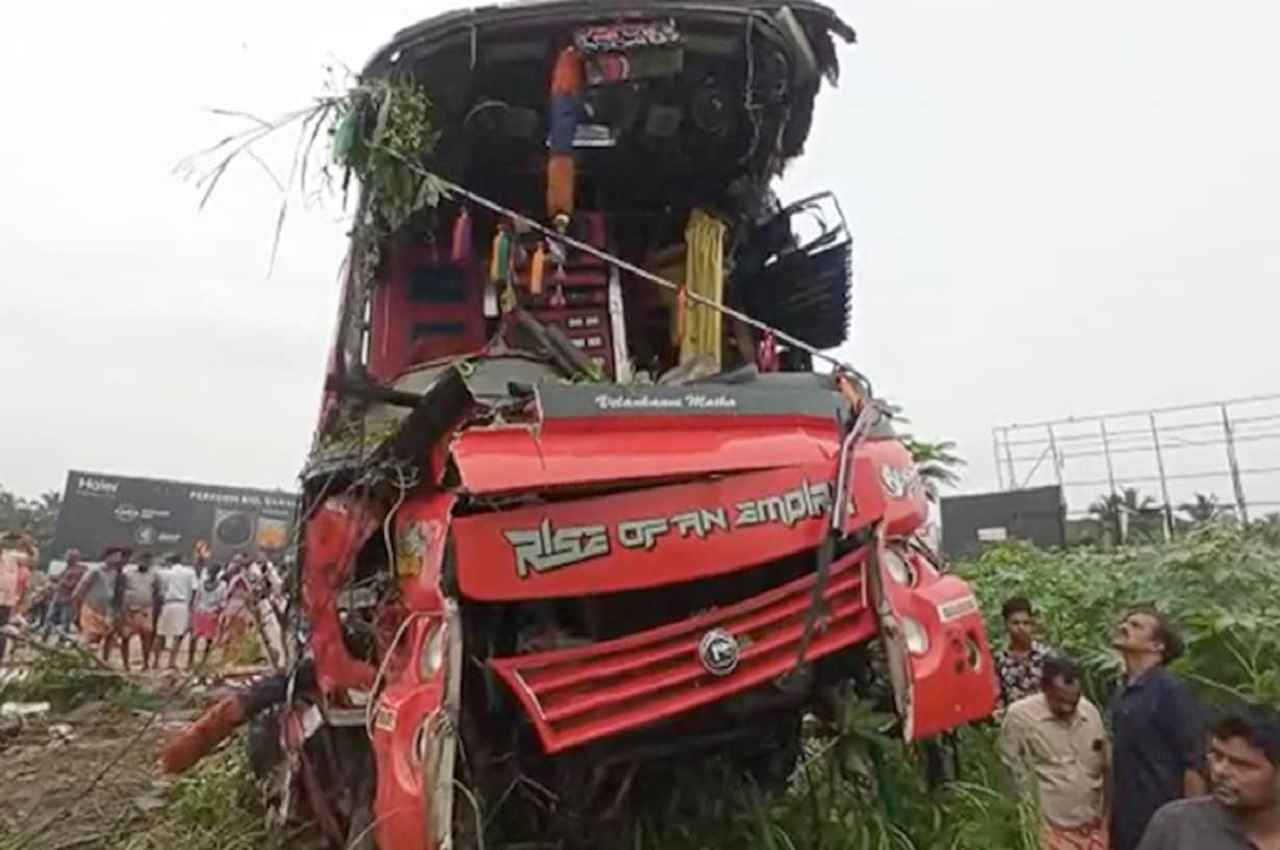 Kerala Bus Accident: केरल में भीषण सड़क हादसा, 2 बसों की टक्कर में 9 लोगों की मौत, 40 घायल